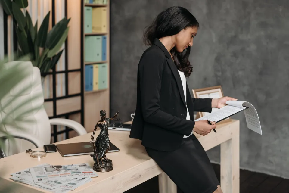 Abogados que explican en simple